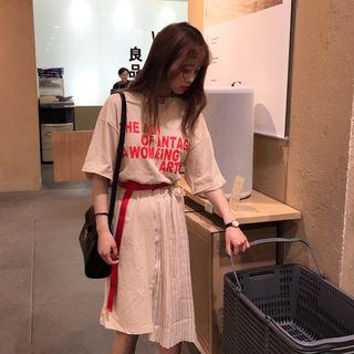 Lettering Print Pleated Short-sleeve Dress