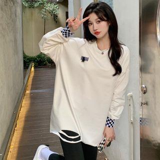 Checkered Trim Distressed Sweatshirt