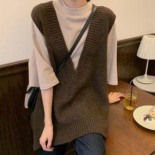 Knitted V-neck Loose-fit Vest