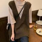 Knitted V-neck Loose-fit Vest