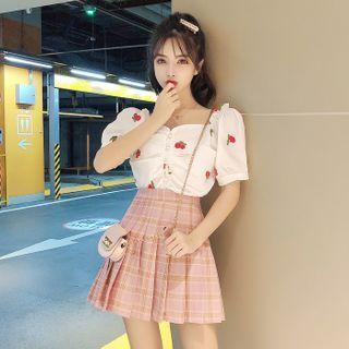 Short-sleeve Fruit Embroidery Top / Pleated Skirt / Set