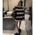 Padded-shoulder Oversized T-shirt Stripe - One Size