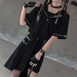 Short-sleeve T-shirt / Asymmetrical A-line Skort
