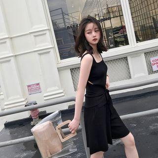 Square-neck Tank Top / High Waist Wide-leg Shorts