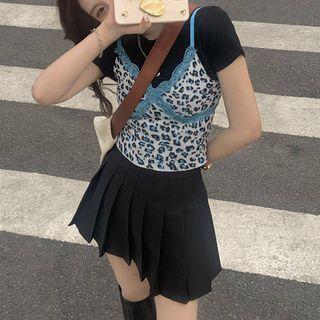 Short-sleeve T-shirt / Leopard Print Camisole Top / Pleated Skirt