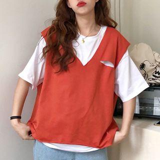 Set: Short-sleeve T-shirt + V-neck Vest