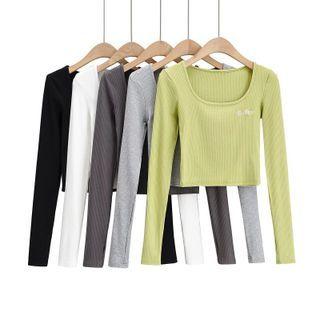 Long Sleeve Round-neck Embroidered Crop Top