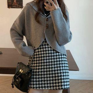 Plain Cardigan / Houndstooth Mini Skirt