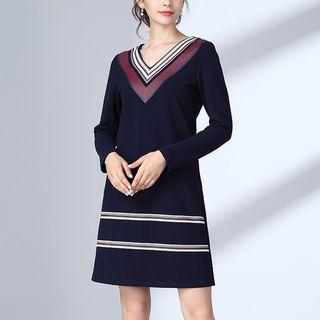 Print Long-sleeve V-neck Shift Dress