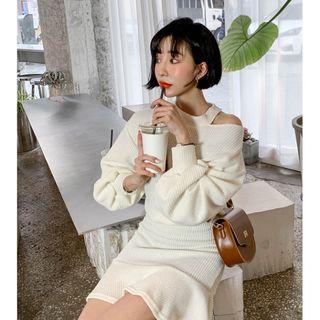 Cutout-shoulder Ruffle-hem Rib-knit Dress