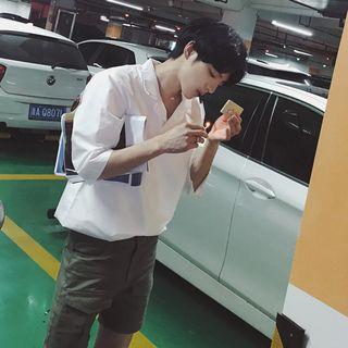 V-neck Short-sleeved Shirt