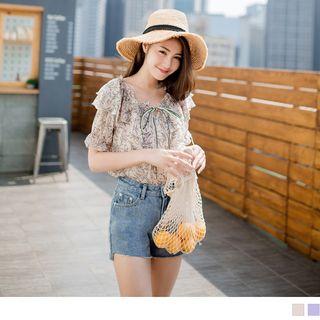 Lace Up Ruffled Print Top