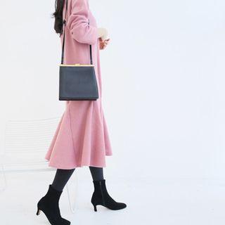 Crew-neck Godet-hem Knit Dress