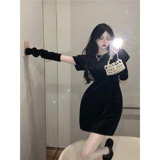 Set: Short-sleeve A-line Dress + Arm Sleeve Black - One Size