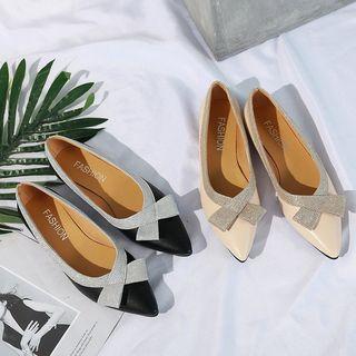 Contrast-trim Pointed Flats