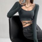 Round-neck Tie-hem Crop T-shirt
