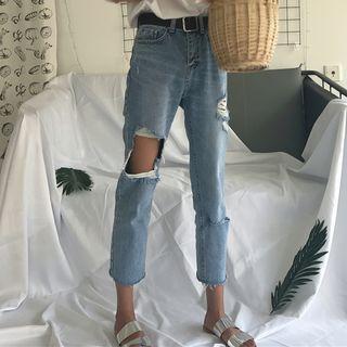 Distressed Fray Hem Cropped Jeans