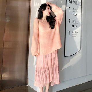 Plain Sweater / Strappy A-line Midi Dress