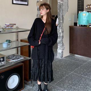Slit Sweater / Crinkled Midi A-line Skirt