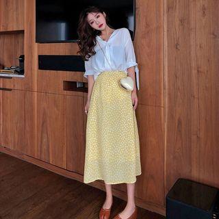 Elbow-sleeve V-neck Blouse / Petal Print A-line Midi Skirt