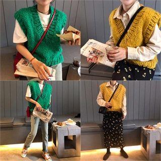 V-neck Chunky-knit Vest