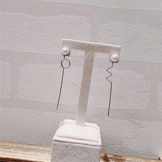 Non-matching Pearl Threader Earrings