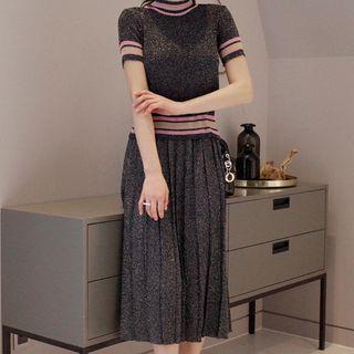 Set: Contrast Trim Short-sleeve Knit Top + Pleated Knit Skirt