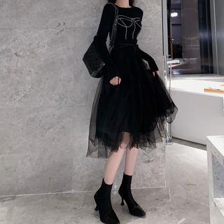 Printed T-shirt / Mesh A-line Skirt