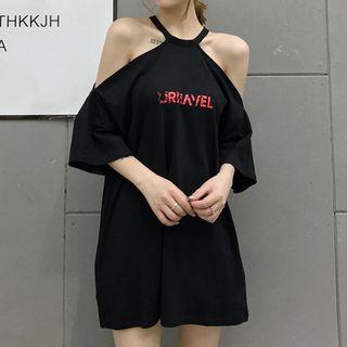 Cutout Shoulder Lettering 3/4-sleeve T-shirt