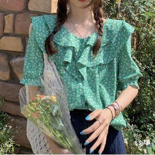 Short-sleeve Flower Print Ruffle Blouse Green - One Size