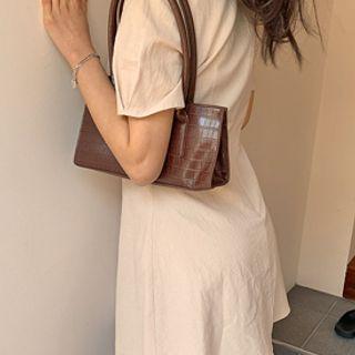 Kiss-lock Grain Shoulder Bag