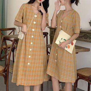 Short-sleeve Buttoned Plaid Dress