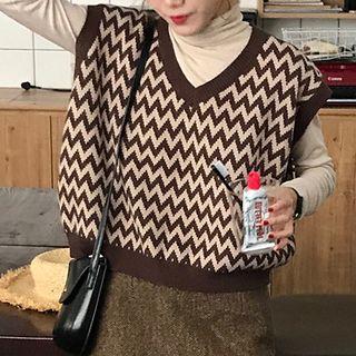Cap-sleeve Zigzag V-neck Knit Top