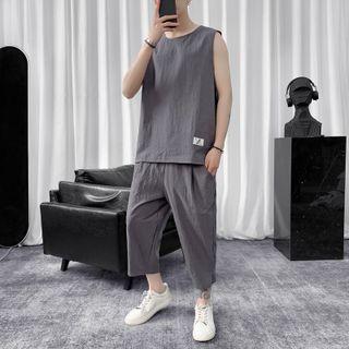 Set: Sleeveless Top + Cropped Straight-leg Pants