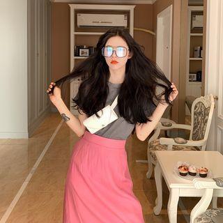 Short-sleeve Plain T-shirt / Plain Midi Skirt