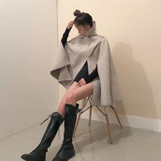 Plain Cape Jacket / Plain Long-sleeve Knit Top