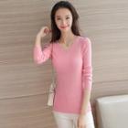 Plain V-neck Slim-fit Knit Top