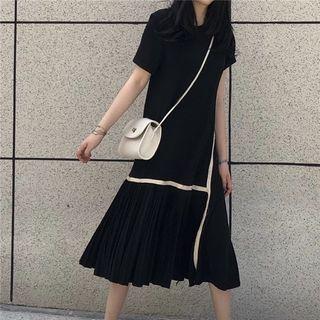 Short-sleeve Panel Pleated Dress Black - One Size