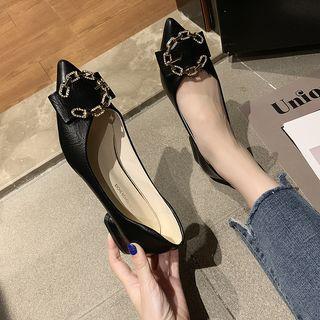 Chain Accent Low Heel Pumps