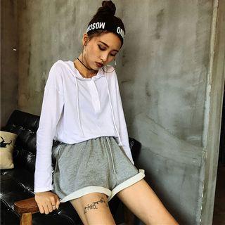 Plain Long-sleeve Hooded T-shirt / Cuffed Shorts