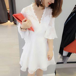 V-neck Lace Short-sleeve Dress