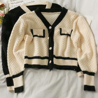 Contrasted Button-up Cropped Sweater