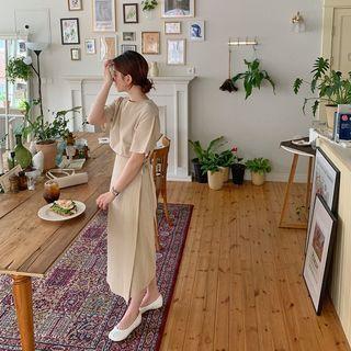 Monotone Boxy Top & Wrap Skirt Set