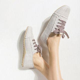 Flat Lace-up Shoes