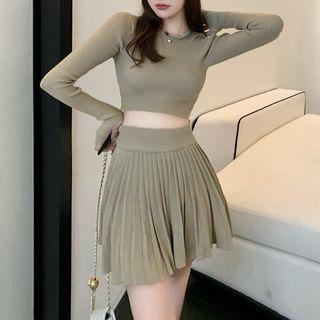 Crop Knit Top / A-line Skirt