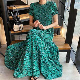 Leopard Print Short-sleeve Maxi A-line Dress Green - One Size