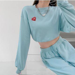 Heart-badge Loose-fit Cropped Sweatshirt In 5 Colors