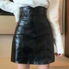 High-waist Semi-body Leather Miniskirt