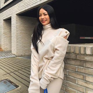 Turtle-neck Cutout-shoulder Button-trim Top