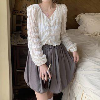 V-neck Crinkle Blouse / Puff Shorts